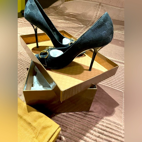 Gucci Heels - Picture 3 of 4